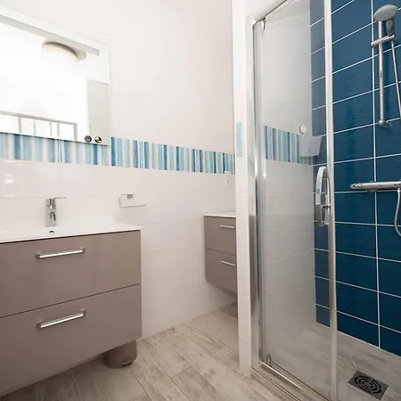 Le Lavandou, T2 Avec Piscine, 4 Couchages Proche Apartment *