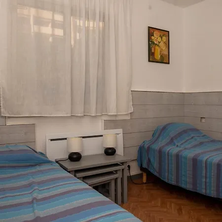 Le Lavandou, T2 Avec Piscine, 4 Couchages Proche - Fr-1-803-20 아파트 *