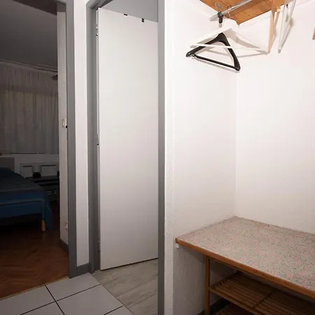 Le Lavandou, T2 Avec Piscine, 4 Couchages Proche Apartment